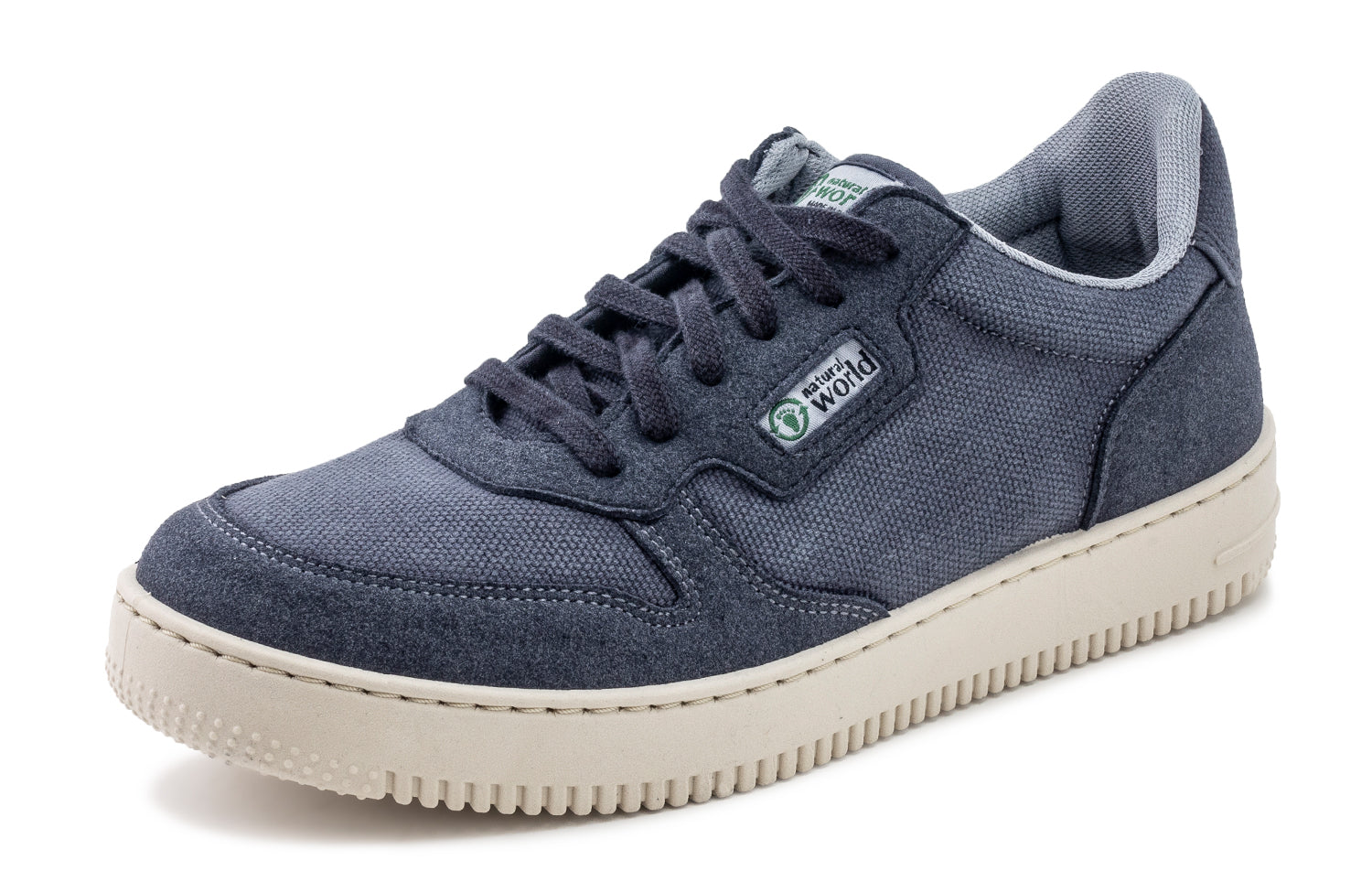 Nolan Blau 677
